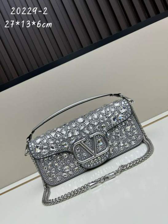Picture of Valentino Handbags _SKUfw225797520fw